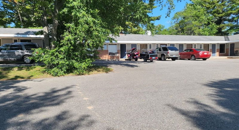 Curleys Paradise Motel - From Website (newer photo)